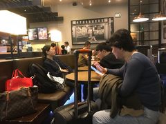 -星巴克(上海虹桥站2A检票口)