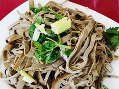 -溢心园香河肉饼总店