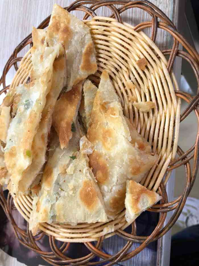 老东门糁汤烫面角-"在解放路待了三年了,还是第一次来吃,不过.