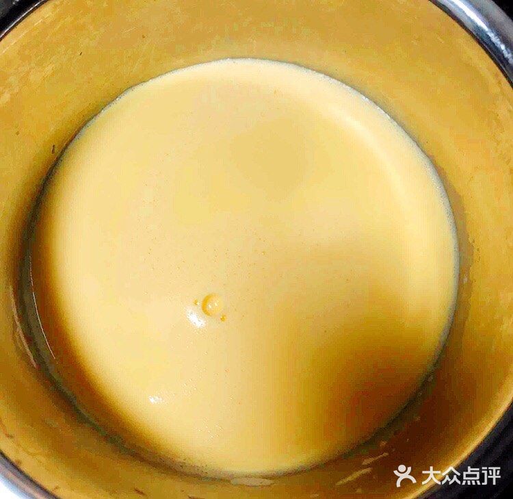 想吃蛋挞了，就自己做起来 主料：    蛋挞皮  