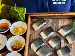 -围炉肉舍•炭烤活鳗•丹东海鲜烤肉(步行街店)