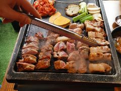-江南猪肉商会无限续吃(弘大店)