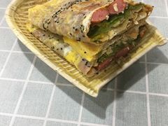香辣煎饼果子-冷峰马家鸡蛋牛奶醪糟(八朗学五巷店)