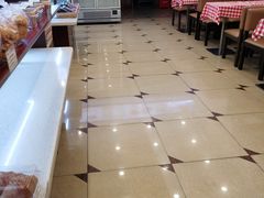 -红宝石·鲜奶小方·海派西点房(南丹店)