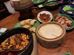 麻婆牛筋滑豆腐-君悦酒店·1881·北京烤鸭