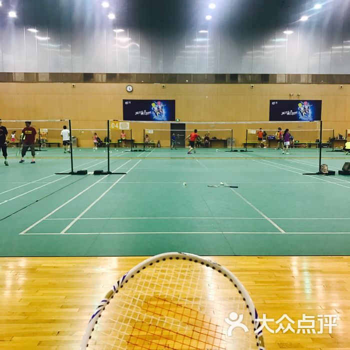 深圳湾春茧羽毛球馆