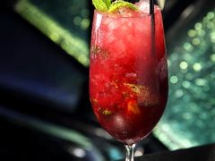 Blackberry&nbsp;Mojito鸡尾酒-OZONE 顶楼酒吧(香港丽思卡尔顿酒店)