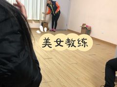 -嘿哟动霸CHUA·新潮玩运动娱乐中心·蹦床滑冰团建乐园