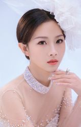 点击看大图 -挪娅婚纱摄影皇家会所