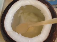 -志龙皇冠吃货椰子铺