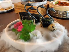 一品黑天鹅酥-三利音·东方司宴(外滩店)
