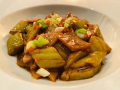 酸梅杏鲍菇闷茄子-宝丽轩中餐厅BAOLIXUAN
