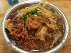 -鹿寨小何螺蛳粉店