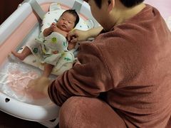 -秋歌护理·月嫂·育儿嫂(浦东医院店)