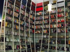 -钟书阁(松江泰晤士小镇店)