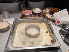 -尚尚仙·酸汤猪手·猪肚鸡火锅(华联万柳购物中心店)