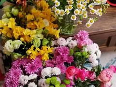 -爱尚鲜花店(粤通综合楼店)