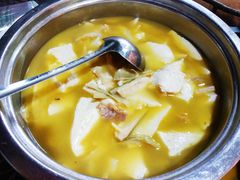 石磨豆腐炖咸肉-国生茶庄·地道农家菜团建活动