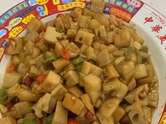 -江城燕子大排档(江汉路步行街店)