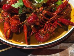 -虾弄弄海派小龙虾·牛羊蝎子火锅