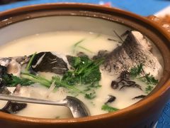 浓汤鱼头-老淳安—伴山伴湖(千岛湖开元度假村店)