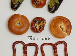 -天井·丑面包搭咖啡