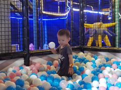 -嗨翻Hi-Fun竞技主题乐园·蹦床亲子生日轰趴(国光1937店)