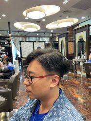 点击看大图 -八佰伴8008星级形象店