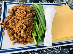 勾魂小媳妇-八两八金·莱芜特色炒鸡(市南漳浦路店)