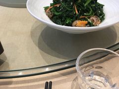 菠菜拌蚬子肉-将相和·海鲜蒸饺大连菜