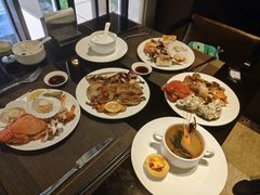 -大中华希尔顿酒店-念自助餐·嗨啤·小龙虾