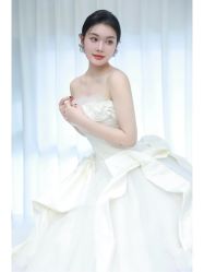 -Lady  Jane高端婚纱礼服馆
