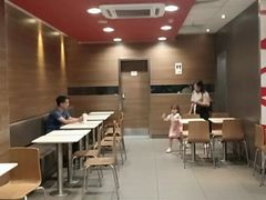 用餐区-麦当劳(世贸店)