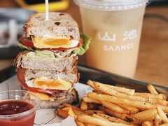 牛肉芝士三明治（*配薯條）-SAANCI山池咖啡(海上世界文化艺术中心店)