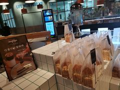 -Dough&Joe团憩(瑞虹天地月亮湾店)