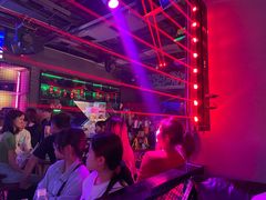-UP嘻哈酒吧(粉巢店)
