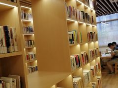 -漕河泾街道图书馆(漕河泾社区文化活动中心店)