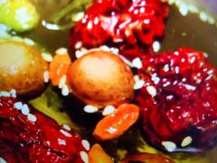 -沪小二炭火蛙锅(淮海中路美食不夜城店)