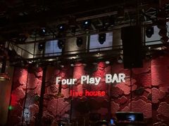 -FOUR PLAY BAR