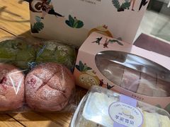 -顶东面包花园·生日蛋糕(世博店)
