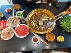 -周老三跷脚牛肉·全牛火锅(非遗传承店)