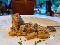 盐商脆鳞鲈鱼-扬州香格里拉·香宫中餐厅
