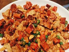 -川流不息·地道川菜·小龙虾(松东路店)