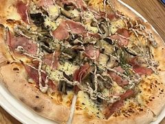 -城市大道红炉披萨烘焙坊