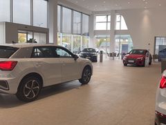 -上海冠松华奥奥迪4S店(张江店)