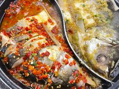 -阿瓦山寨·湘菜现炒·剁椒鱼头王(咸阳总店)