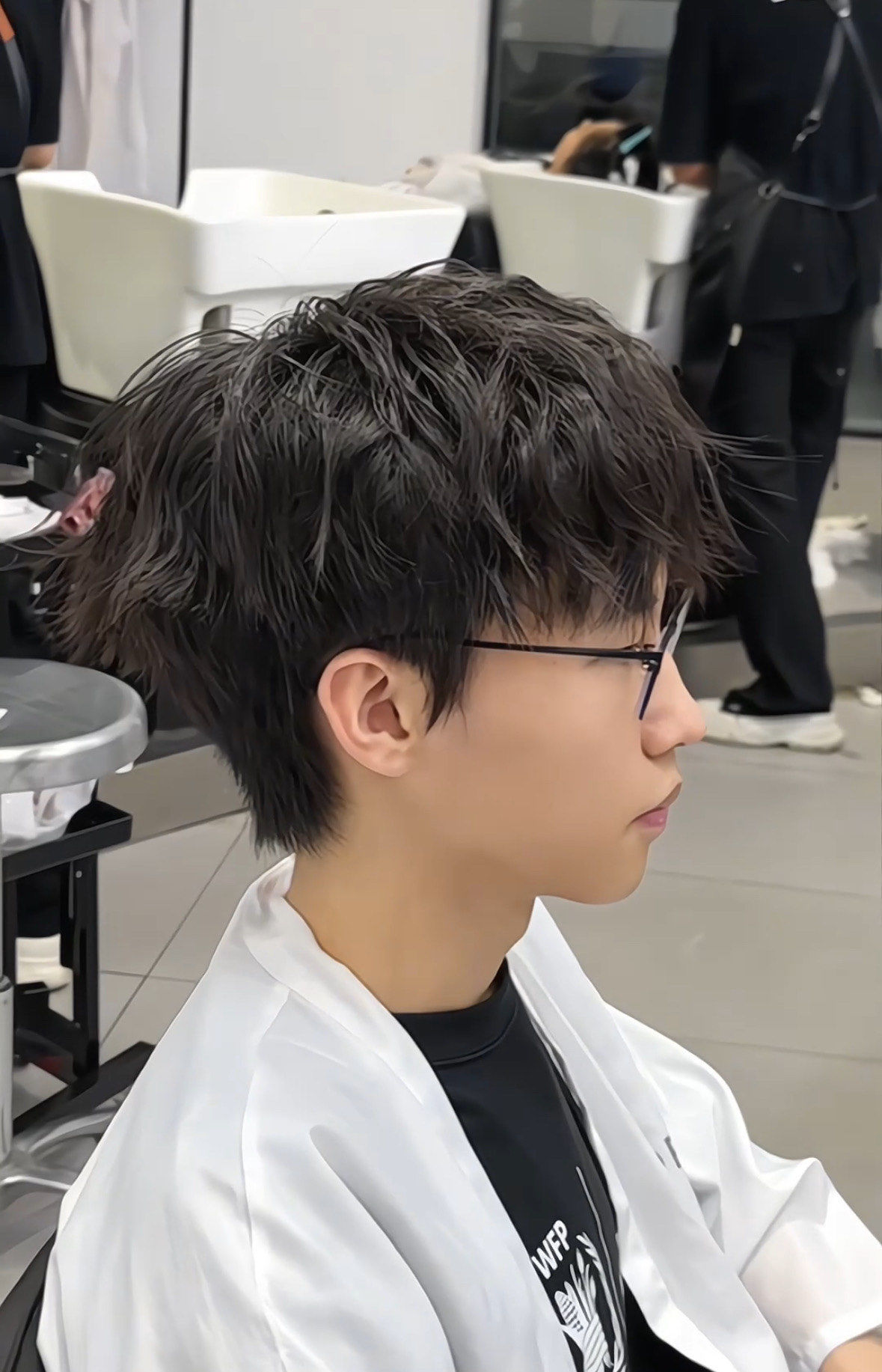 潮流男短发look