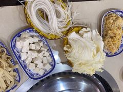 -崔记老东北传奇铁锅炖(横店总店)