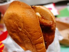 卤辣板烧鸡腿堡-麦当劳(铜锣湾店)