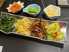 -山川小町·极番烧肉(新地假日广场店)